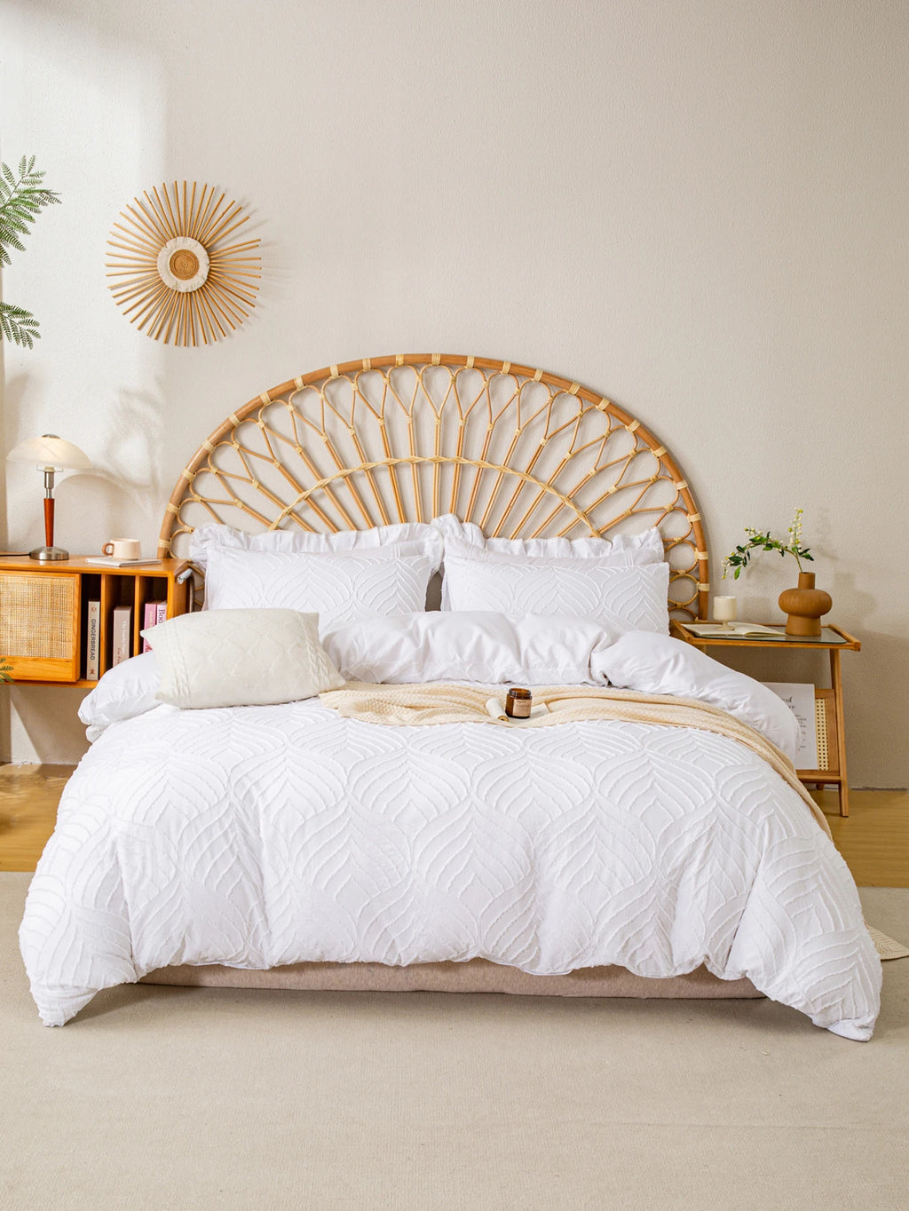 Smooth 3pcs Cutting flower Bedding Set with Zip Closure - Polyester, All-Season Comforter Set (Comforter & Pillow Shams Not Included)