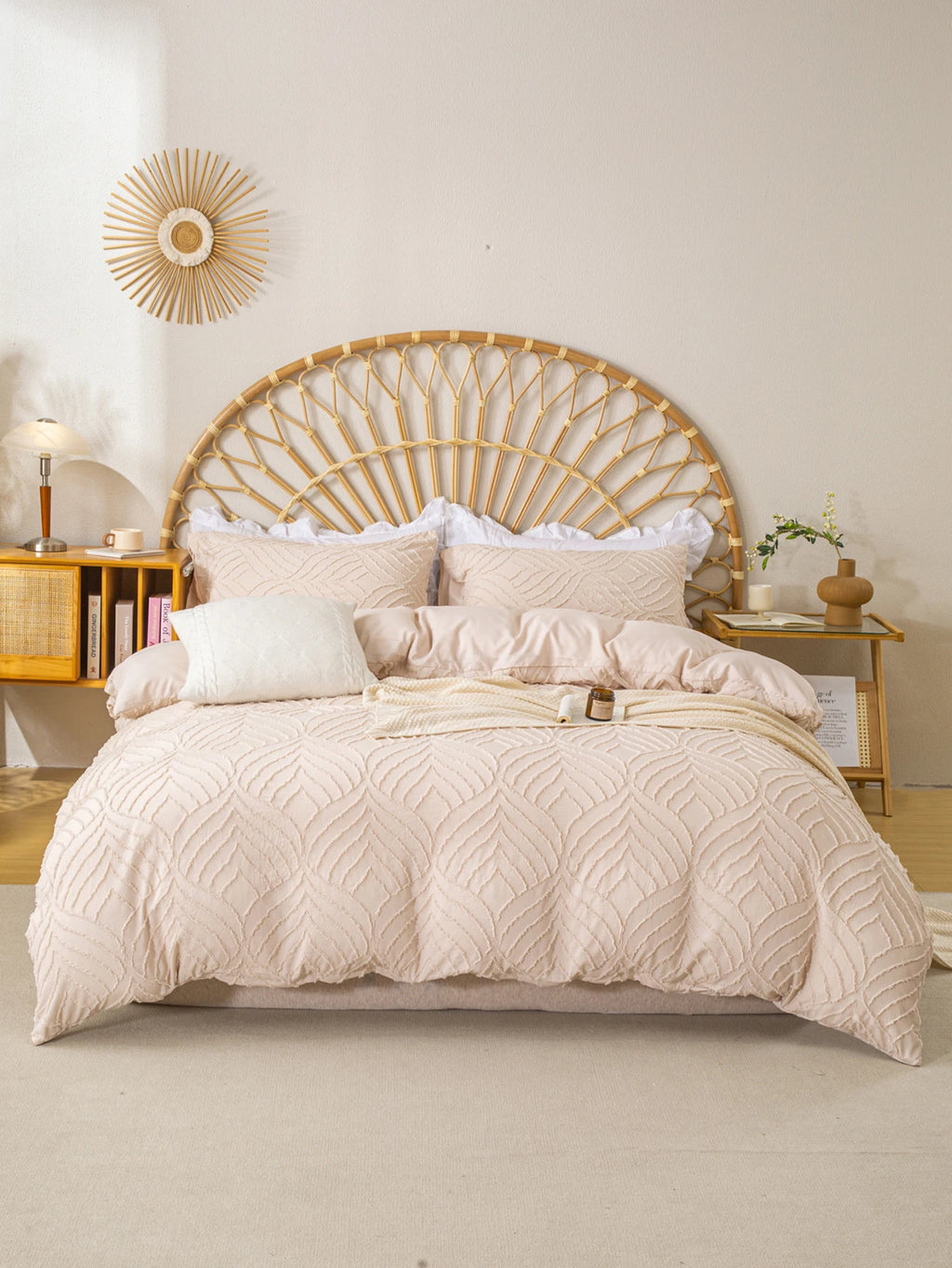 Smooth 3pcs Cutting flower Bedding Set with Zip Closure - Polyester, All-Season Comforter Set (Comforter & Pillow Shams Not Included)