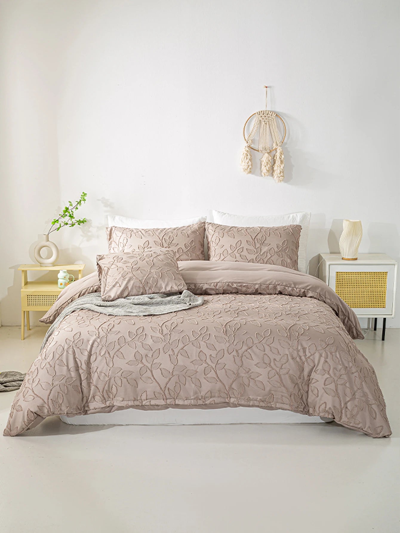 Cutting flower Bedding 3pcs Set with Zip Closure - Polyester, All-Season Comforter Set (Comforter & Pillow Shams Not Included)